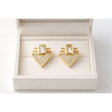 Serenay Küpe Model 7 – Geometrik Zirkon Taşlı Gold Renk Çelik Küpe, Kararma Yapmaz & Alerji Dostu