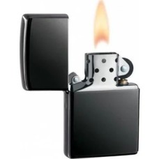 Siyah Şıklık: Modern Zippo Benzinli Çakmak