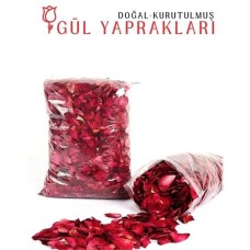 Doğal Gül Yaprakları ile Şık Ev Dekorasyonu